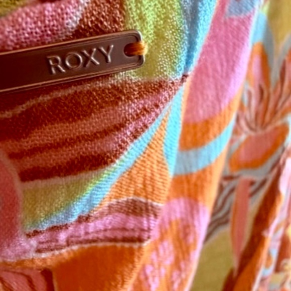 Roxy Size LargeBeach cover up/dress. Beautiful vibrant colors. New - Never Worn! - Picture 3 of 4